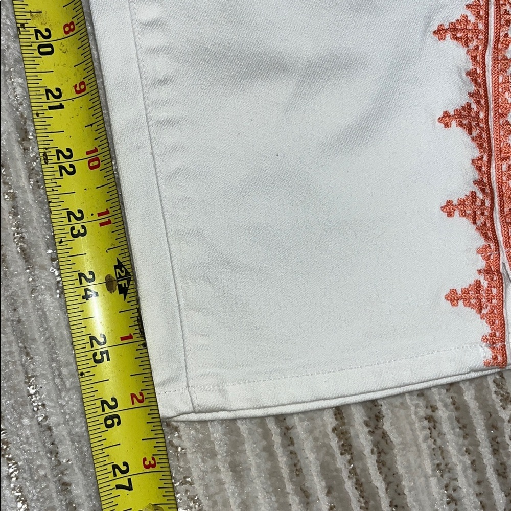 Lucky Brand Charlie Capri Embroidered Jeans size 6/28 - Picture 10 of 12